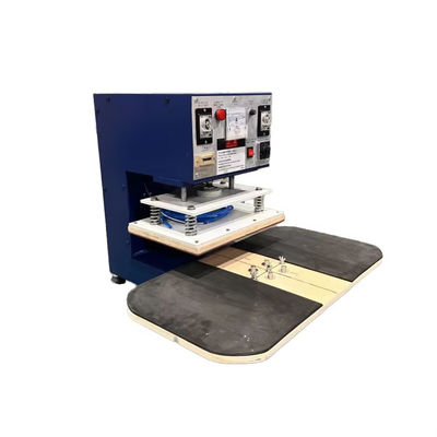 Mini Dual Station Food Plastic Blister Vacuum Forming Machine untuk 6 digit Count dan waktu penundaan yang dapat disesuaikan